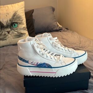 Puma White and Blue Platform Sneakers